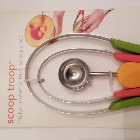 Chef'n Scoop Troop Melon baller& fruit scoops set - Picture 5 of 5